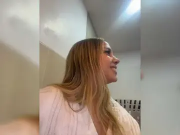 Bongacams Watch Live Sex Cams of MeganRosse1