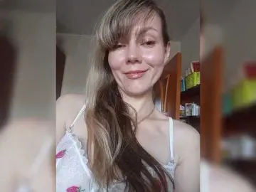 Bongacams Free Porn Cam of NinonDePeace