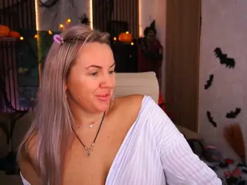 Bongacams Live Sex Cam of KiraCandyS