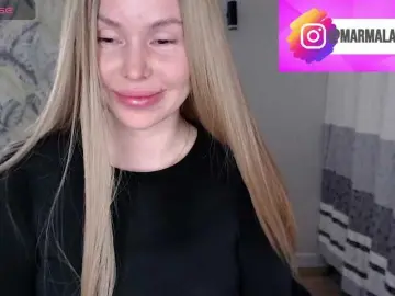 Bongacams Free Porn Cam of Foxymoxy19