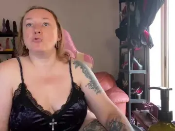 Bongacams Live Porn of NylonQueen
