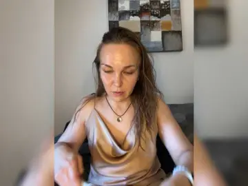 Bongacams Watch Live Sex Cams of Alisasqrl