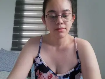 Bongacams Nude Webcam of simplesindyxx