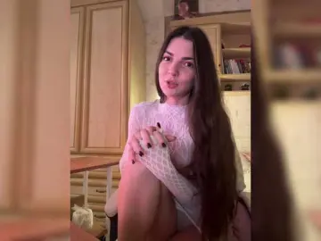Bongacams Watch Live Sex Cams of -Saharochek-