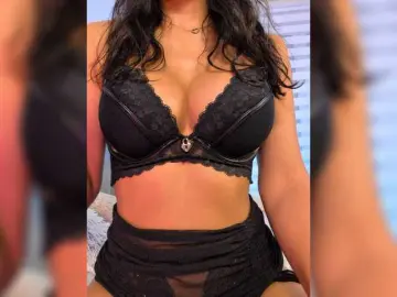Bongacams Watch Live Sex Cams of -LanaRay-