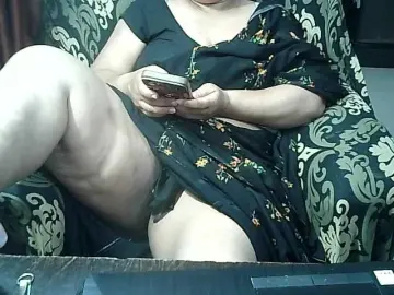 Bongacams Sex Cam of Indianbhabhimilf40
