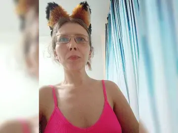 Bongacams Live Sex Cam of -queen-margo-