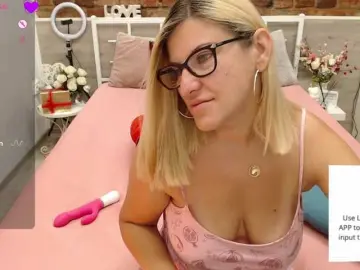 Bongacams Free Porn Cam of AmyAmandaX