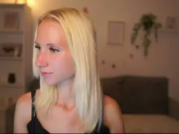 Bongacams Free Porn Cam of piperperri18