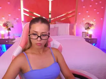 Bongacams Live Sex Cam of LoveeDove