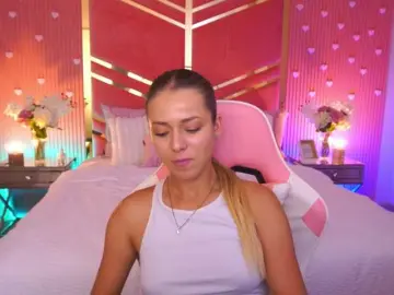 Bongacams Adult Webcam of LoveeDove