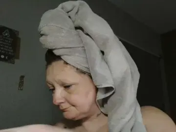 Bongacams Free Porn Cam of Adelaideskyy