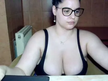 Bongacams Nude Webcam of MoniqQuuen
