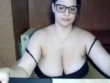 Bongacams Adult Video Chat of MoniqQuuen