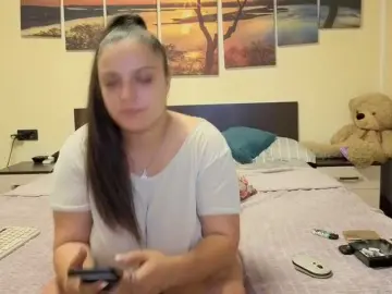 Bongacams Live Sex Cam of adellineee