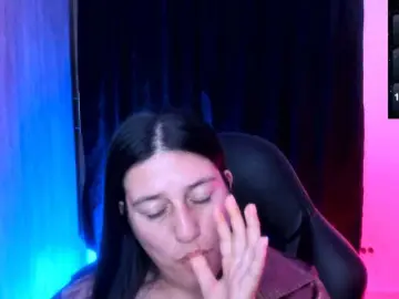 Bongacams Free Porn Cam of Saskyaajohnson