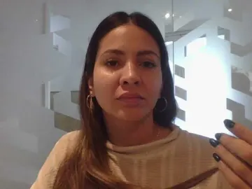 Bongacams Watch Live Sex Cams of valenseleni96