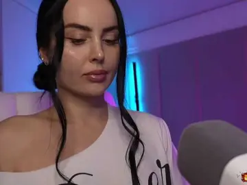 Bongacams Best live sex cam show of your-red-wine
