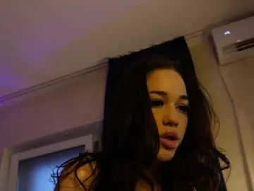 Bongacams Watch Live Sex Cams of kimmblaze