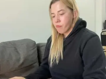 Bongacams Free Porn Cam of AlyraSun