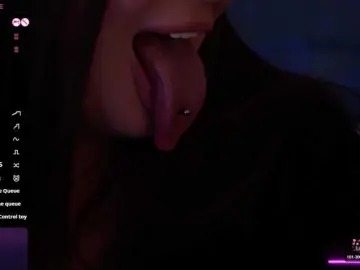 Bongacams Watch Live Sex Cams of AliceOfWonders