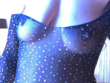 Bongacams Watch Live Sex Cams of ChloeSinss
