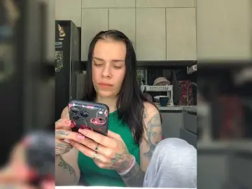 Bongacams Free Porn Cam of MaidenCrystal