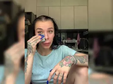 Bongacams Live Sex Cam of MaidenCrystal