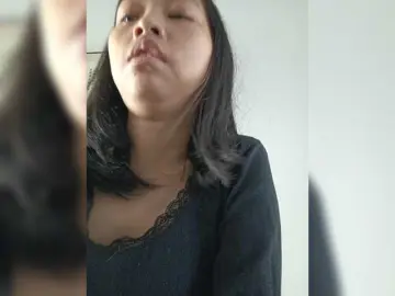 Bongacams Watch Live Sex Cams of Selinababy99