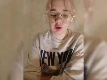 Bongacams Watch Live Sex Cams of kroshka-meow