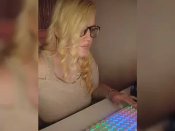 Bongacams Best live sex cam show of DollVice