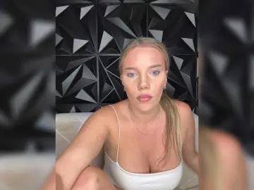 Bongacams Nude Webcam of LYLAtop
