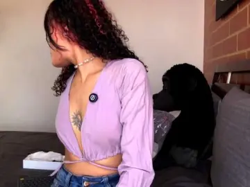 Bongacams Best Webcam of CurlyScarlett13