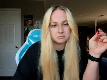 Bongacams Watch Live Sex Cams of Adellebunny