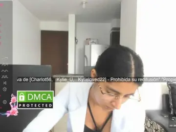 Bongacams Nude Webcam of kylieloved22