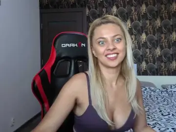 Bongacams Adult Webcam of CarlaStaceeFun