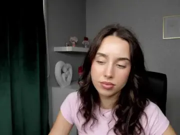 Bongacams Sex Cam of adeleLive