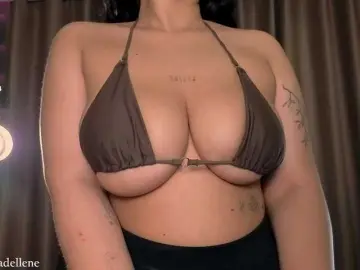 Bongacams Watch Live Sex Cams of honeybrownie
