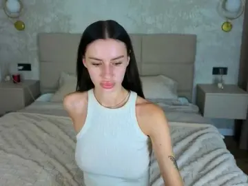 Bongacams Watch Live Sex Cams of SnowWhiteee