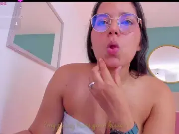 Bongacams Live Sex Cam of lucy-blue28