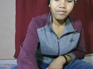 Bongacams Watch Live Sex Cams of Keziah34