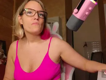 Bongacams Watch Live Sex Cams of sweeteve050