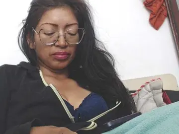 Bongacams Live Sex Cam of HOTTTSKIN