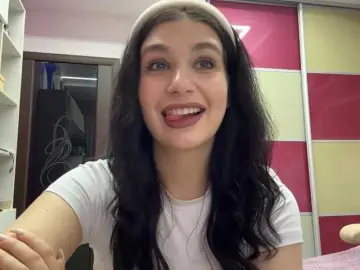 Bongacams Watch Live Sex Cams of PetrinaTear