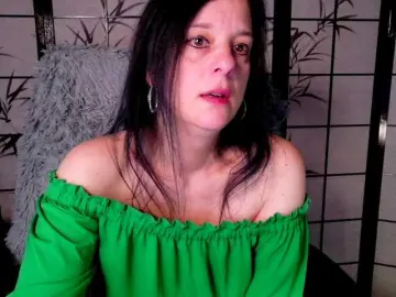 Bongacams Live Sex Cam of SweetLongLips
