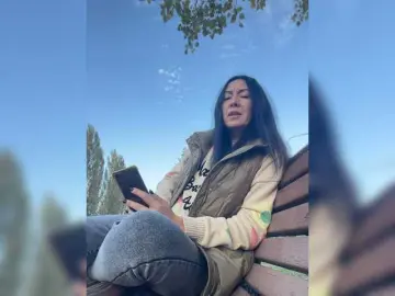Bongacams Sex Cam of KarolinaMilf