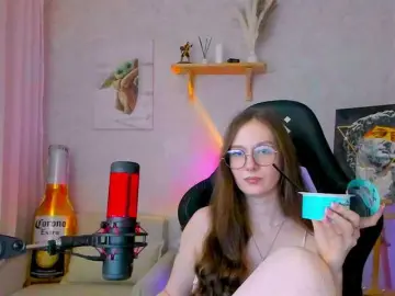 Bongacams Watch Live Sex Cams of -Lovely