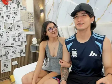 Bongacams Adult Webcam of sweetauracouple