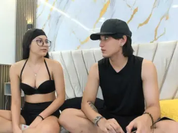 Bongacams Adult Webcam of sweetauracouple