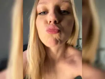 Bongacams Free Porn Cam of HotWillow